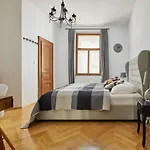 Apartment Days - With Balcony And Amazing View In The Old Town *