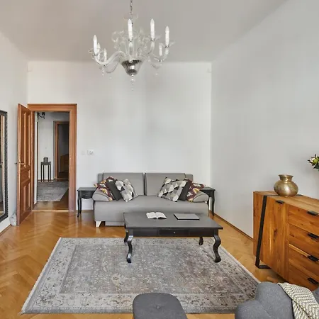 Days - With Balcony And Amazing View In The Old Town פראג
