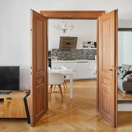 Days - Lavish In The Old Town - Balcony Apartment Prague