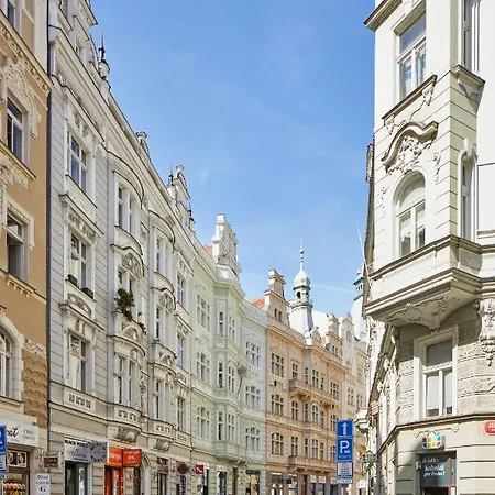 Days - Lavish In The Old Town - Balcony Apartment *