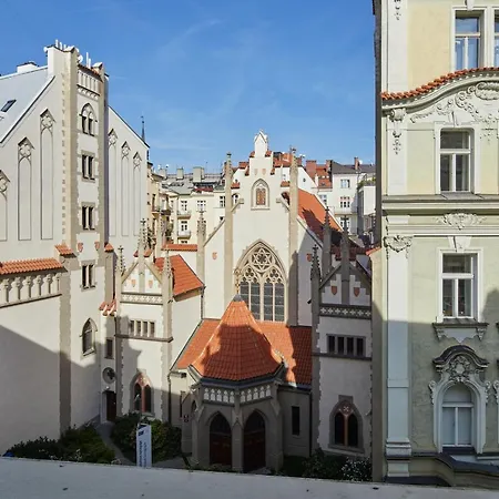 Days - Lavish In The Old Town - Balcony Prague