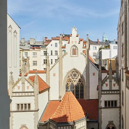 Days - Lavish In The Old Town - Balcony